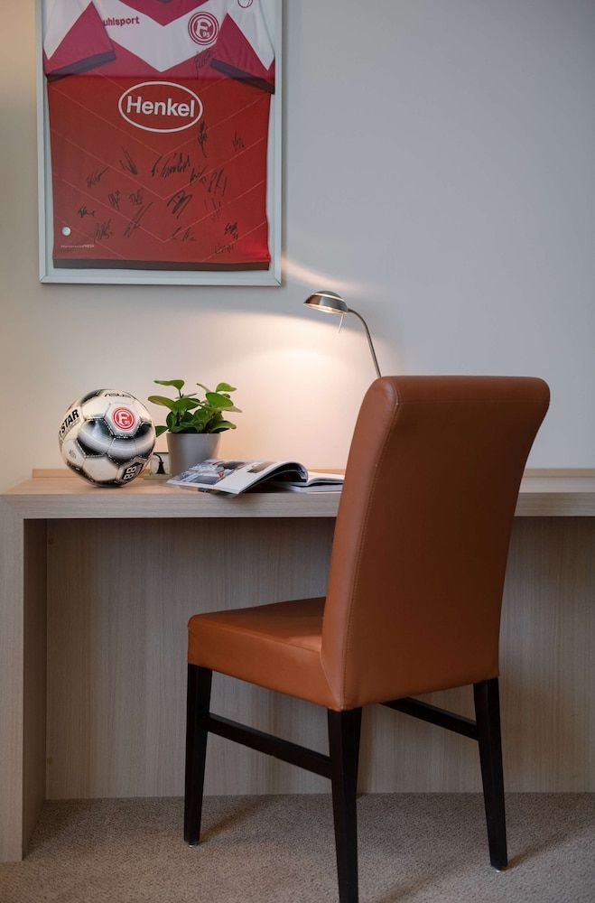 Tulip Inn Düsseldorf Arena Standard Room, 2 Twin Beds 3