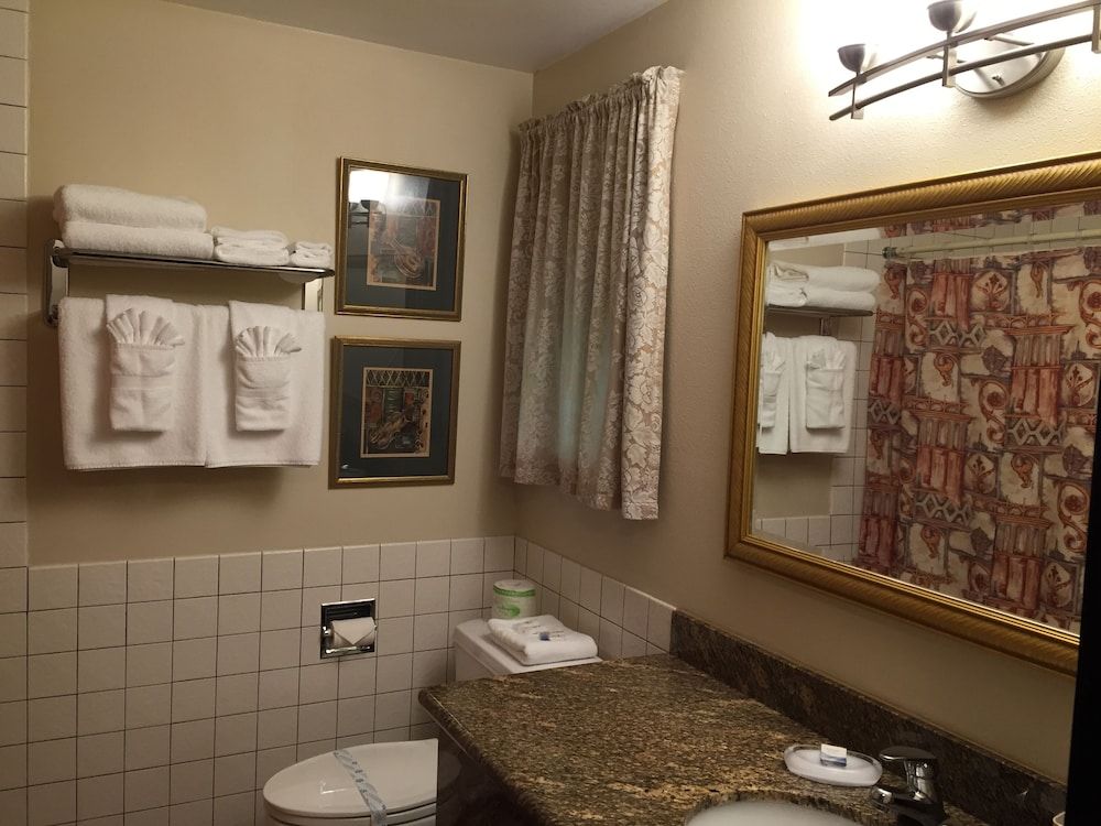 Port Angeles Inn Double Room, Harbor View 4