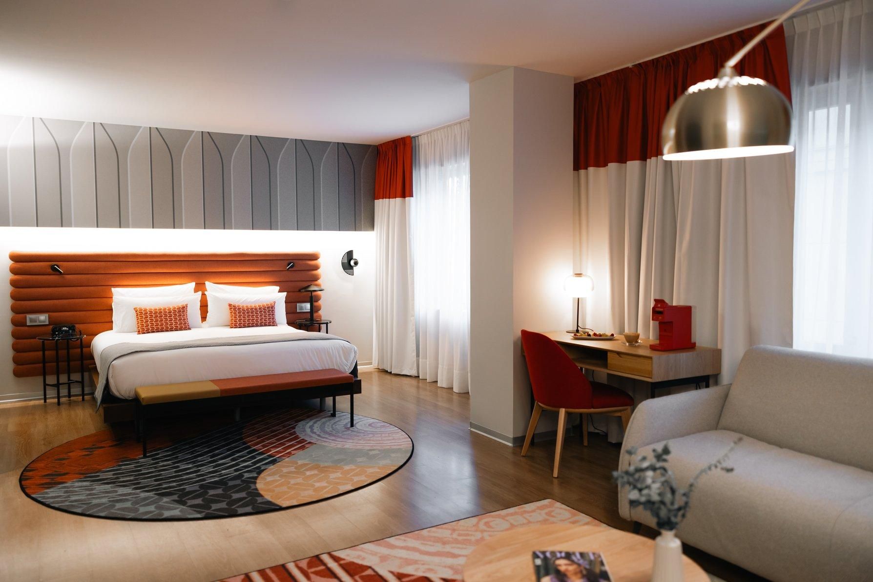 1 King Suite