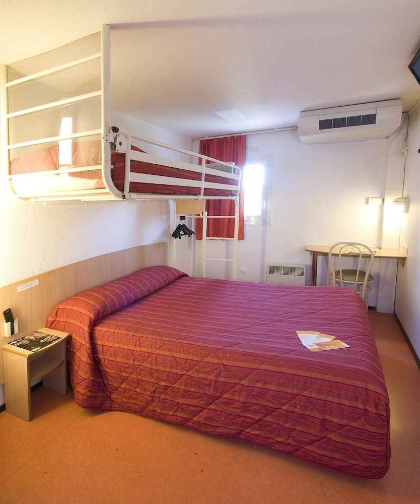 Standard Room, Multiple Beds (1 Double and 1 Single bed)