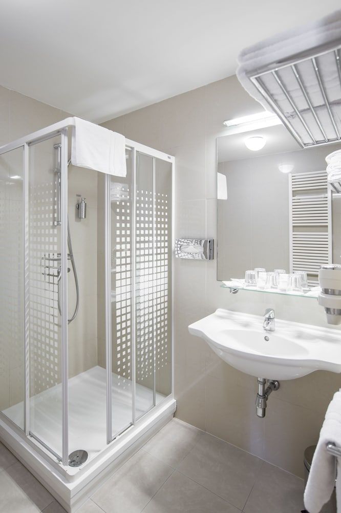 Hotel Pav Double or Twin Room 7