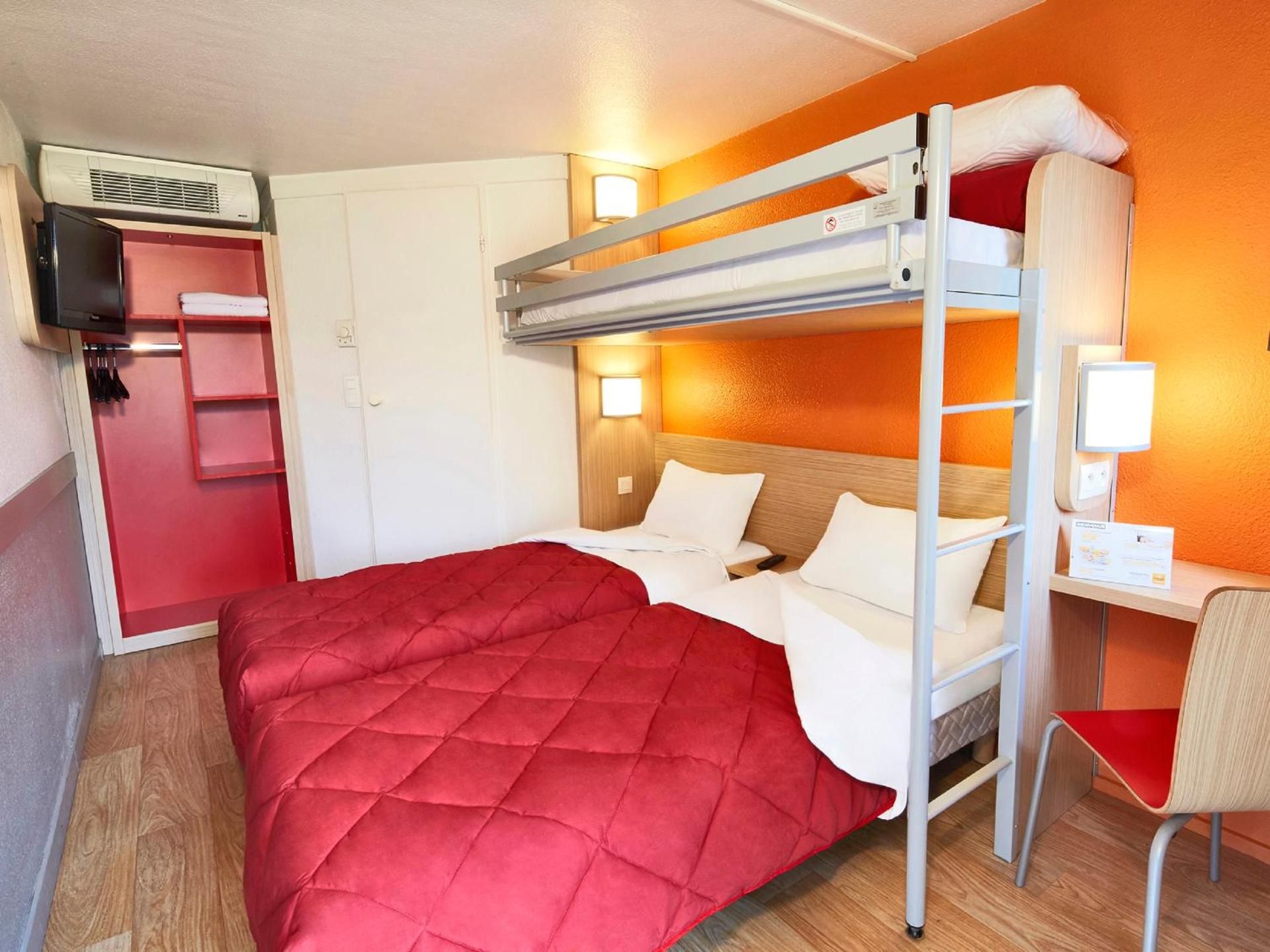 Triple Room