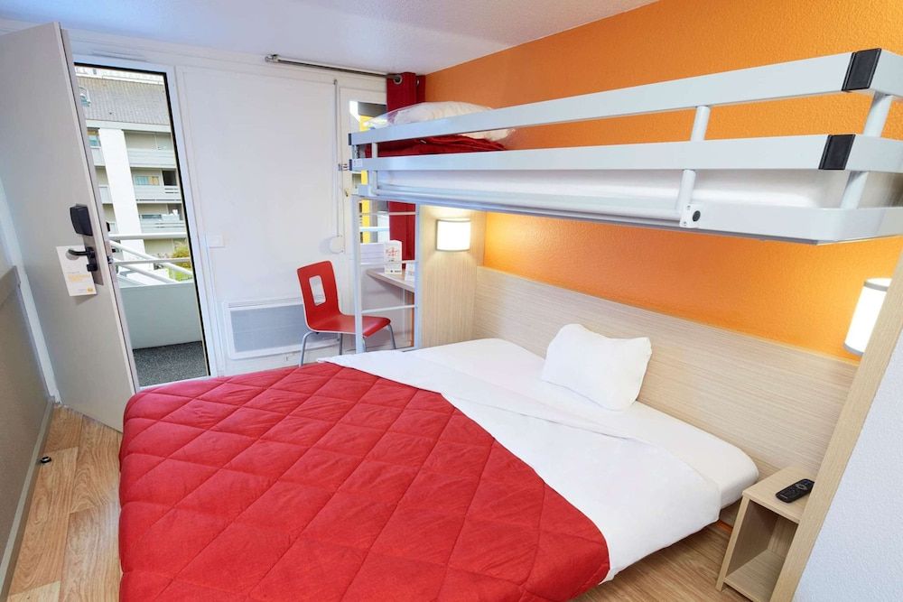 Standard Room, Multiple Beds (1 Double and 1 Single bed)