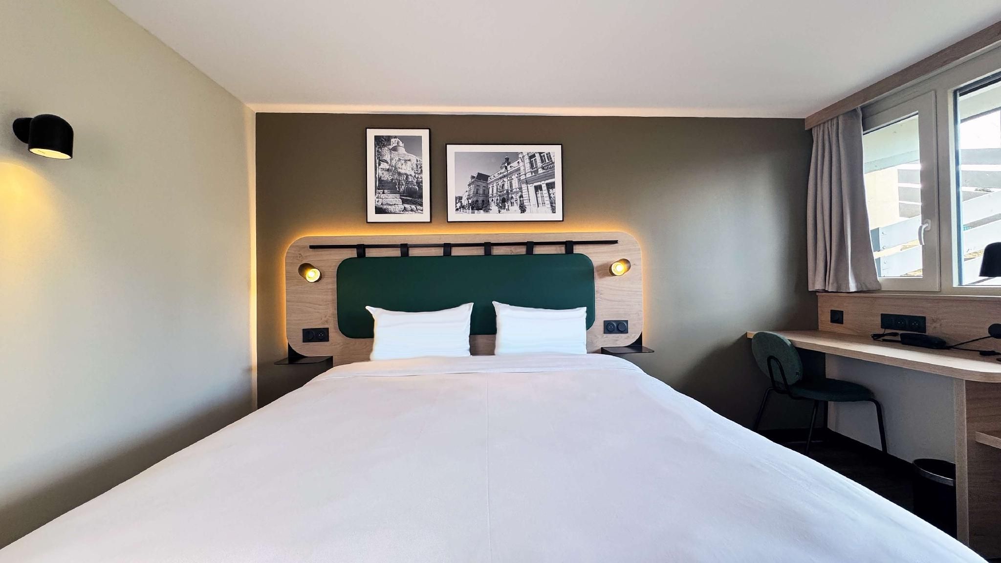 Triple Room - 1 Double Bed 1 Single Bed