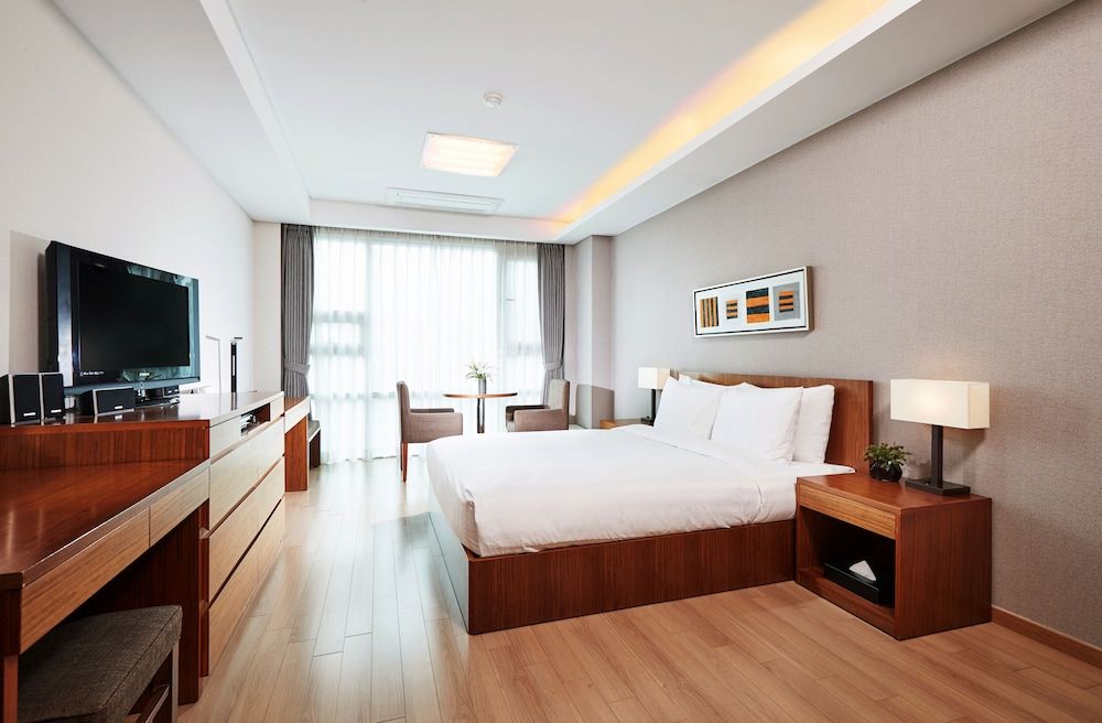 Fraser Place Central Seoul Studio Double 2