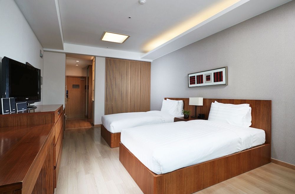 Fraser Place Central Seoul Studio Twin