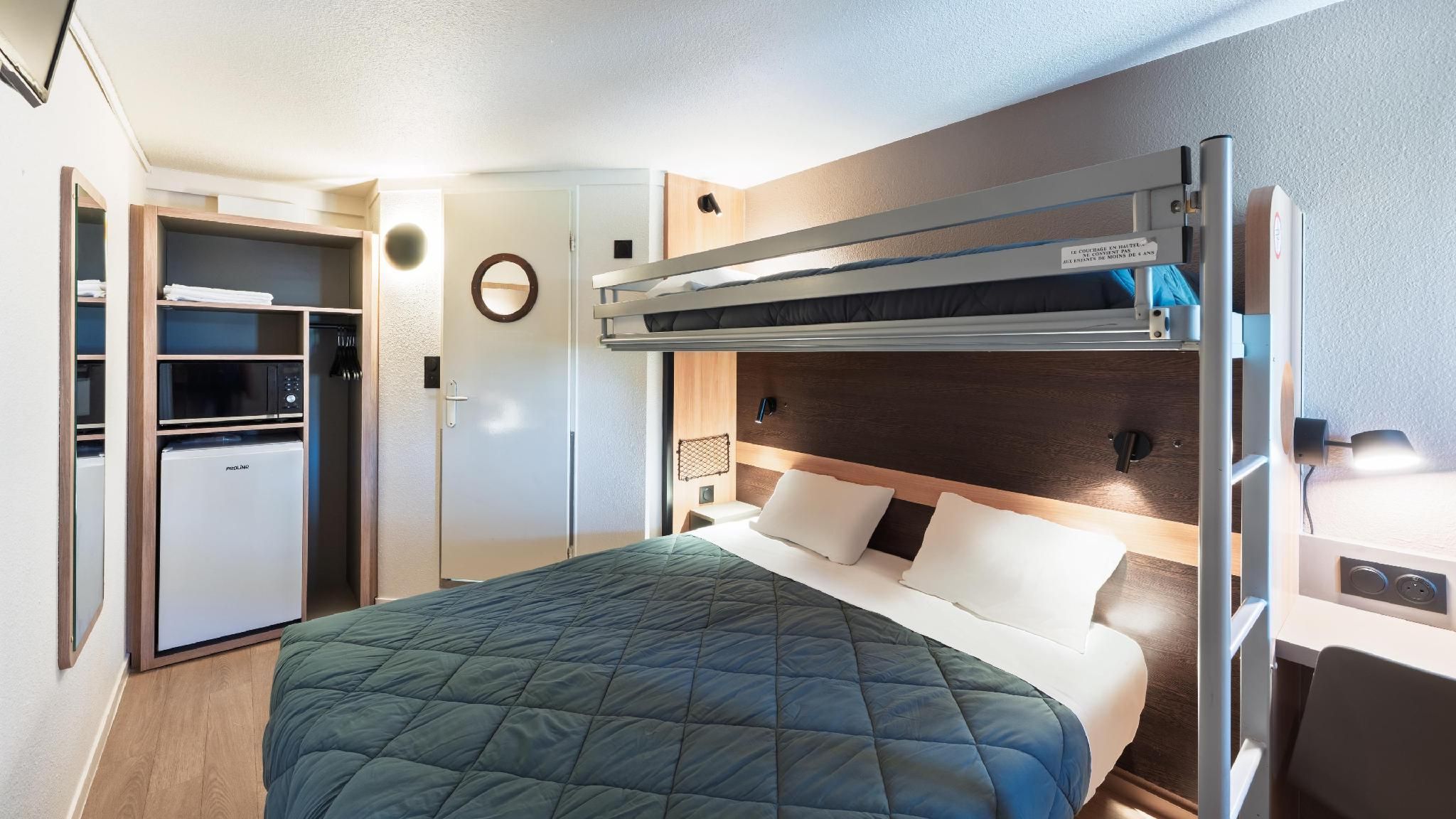 Premiere Classe Valenciennes Sud Rouvignies Hotel Standard Essential Room - 1 Queen Bed 1 Single Bed