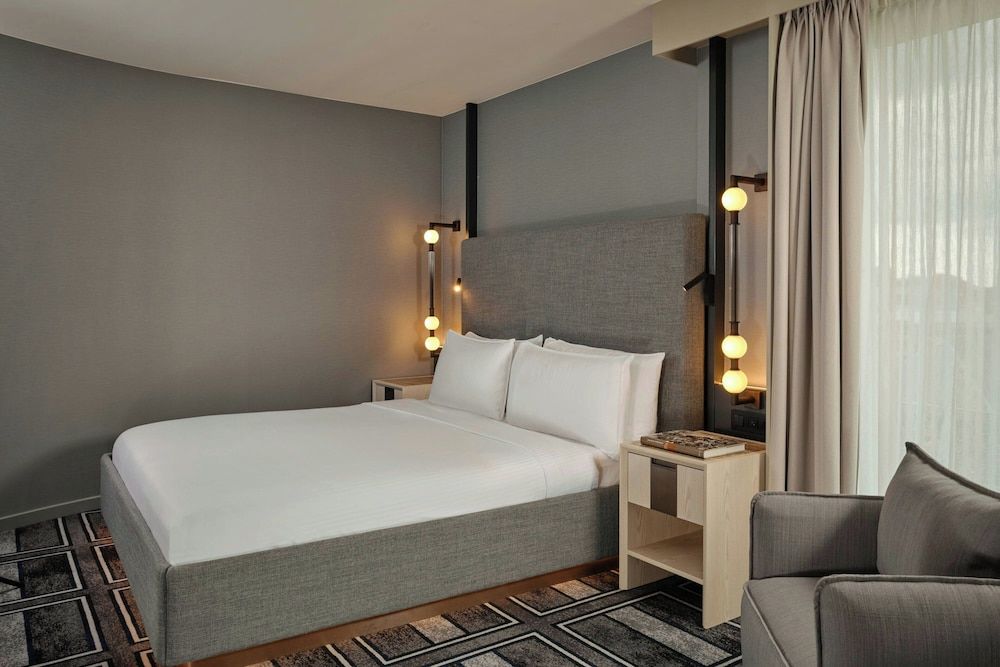 Deluxe Room, 1 King Bed, Non Smoking
