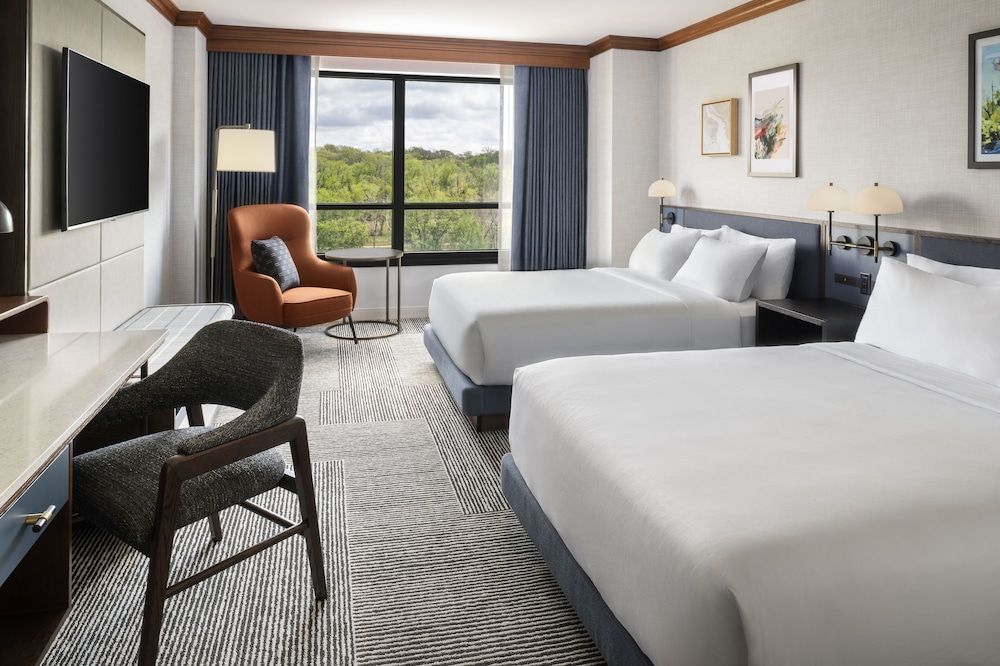 Room, 2 Queen Beds, River View