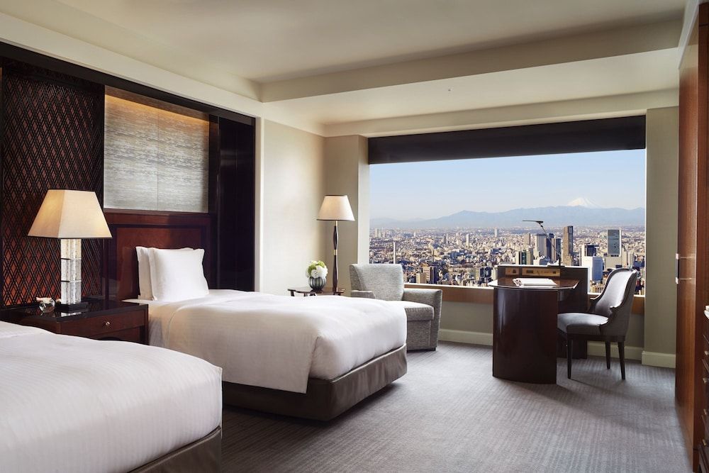The Ritz-Carlton, Tokyo Deluxe Room, 2 Queen Beds 3