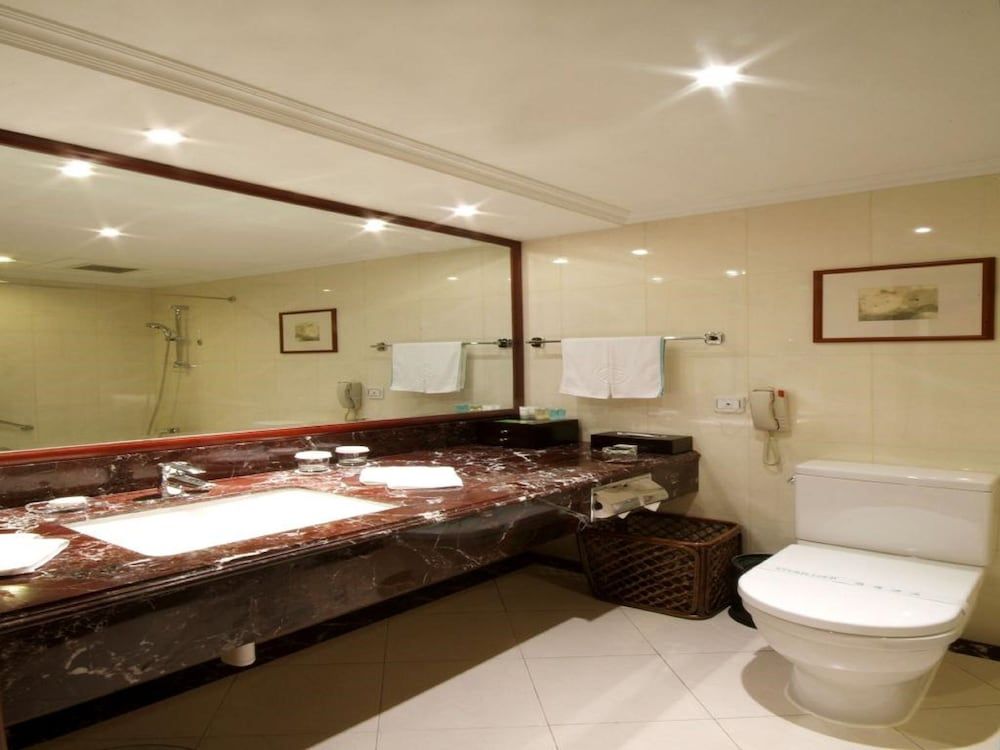 undefined Jin Jiang Pine City Hotel 10