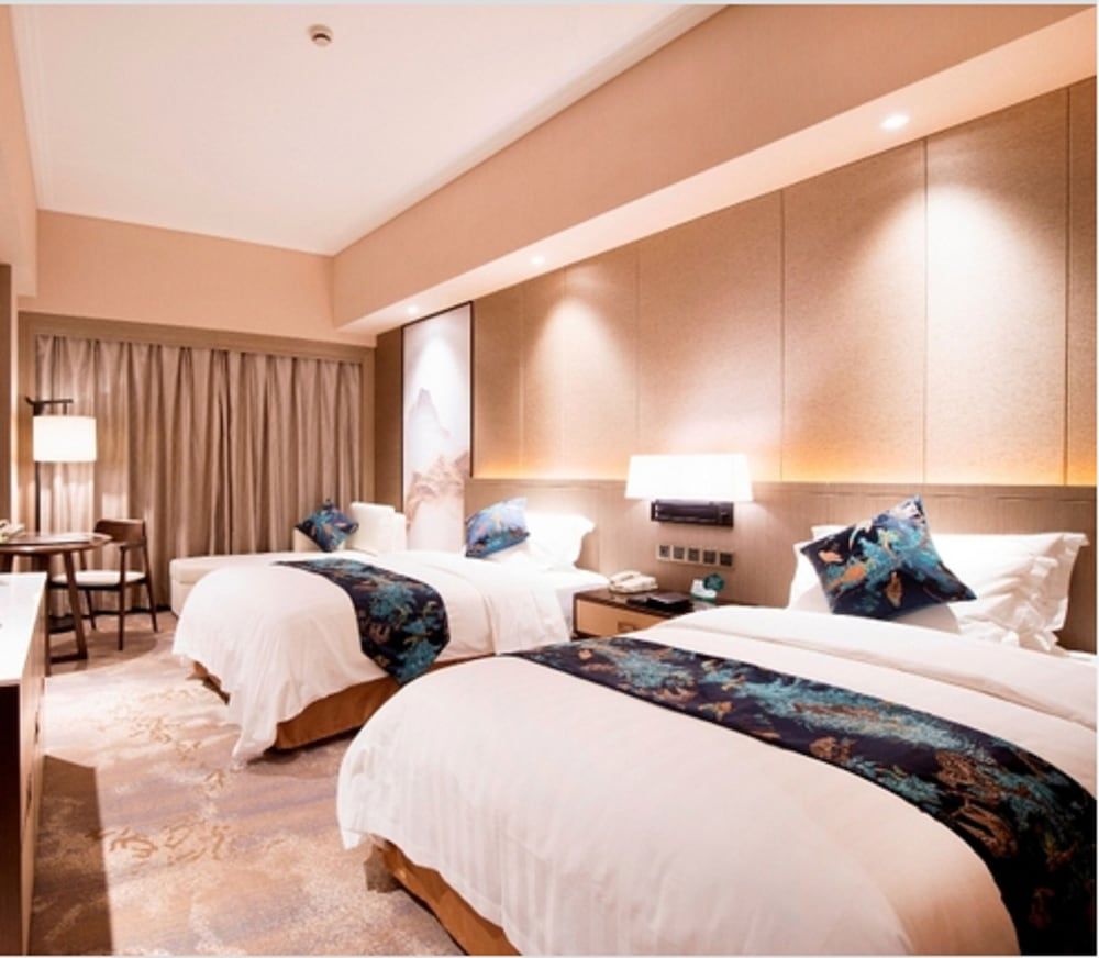 Jin Jiang Pine City Hotel Deluxe Twin Room