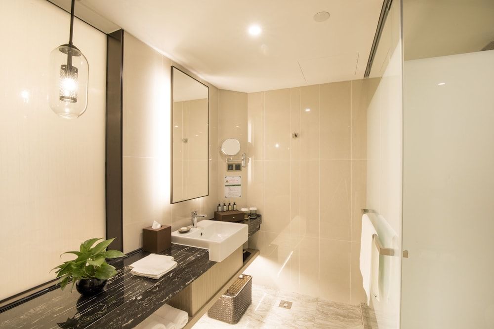 undefined Jin Jiang Pine City Hotel 8