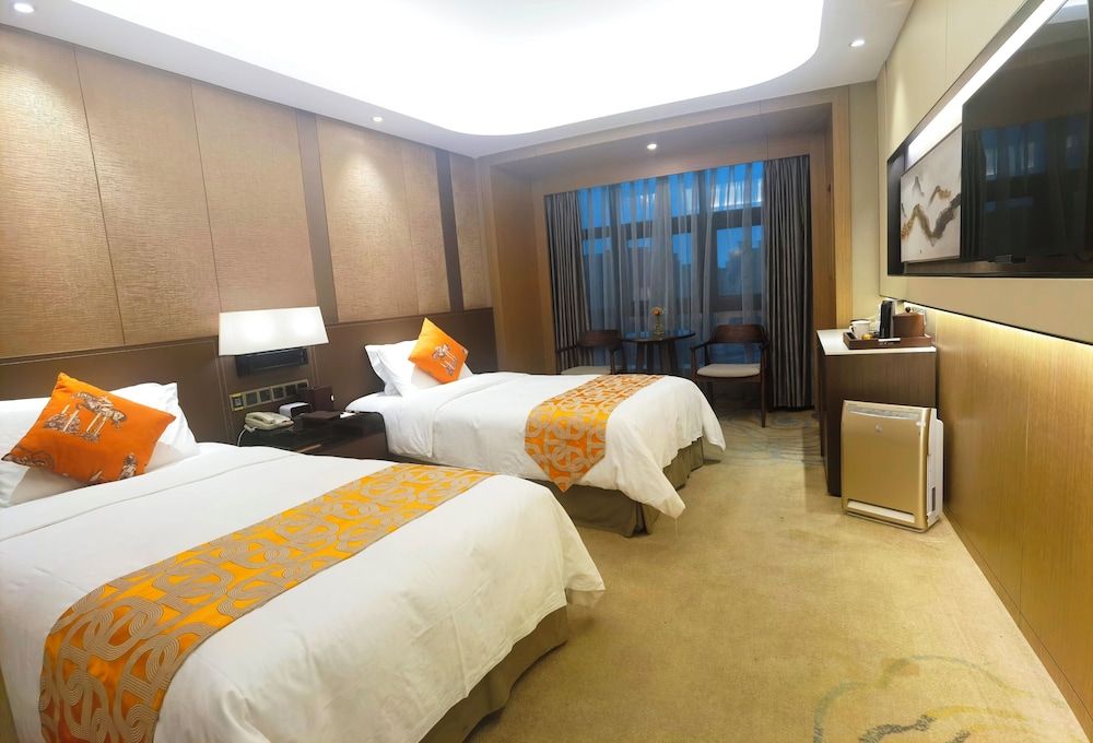 undefined Jin Jiang Pine City Hotel 3