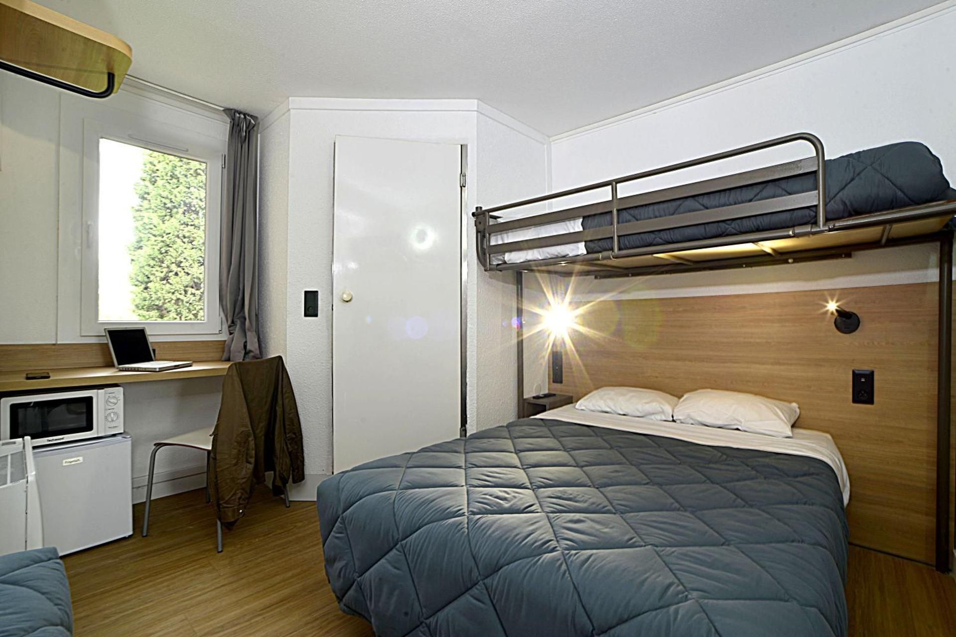 Triple Room (1 Double Bed + 1 Single Bed)