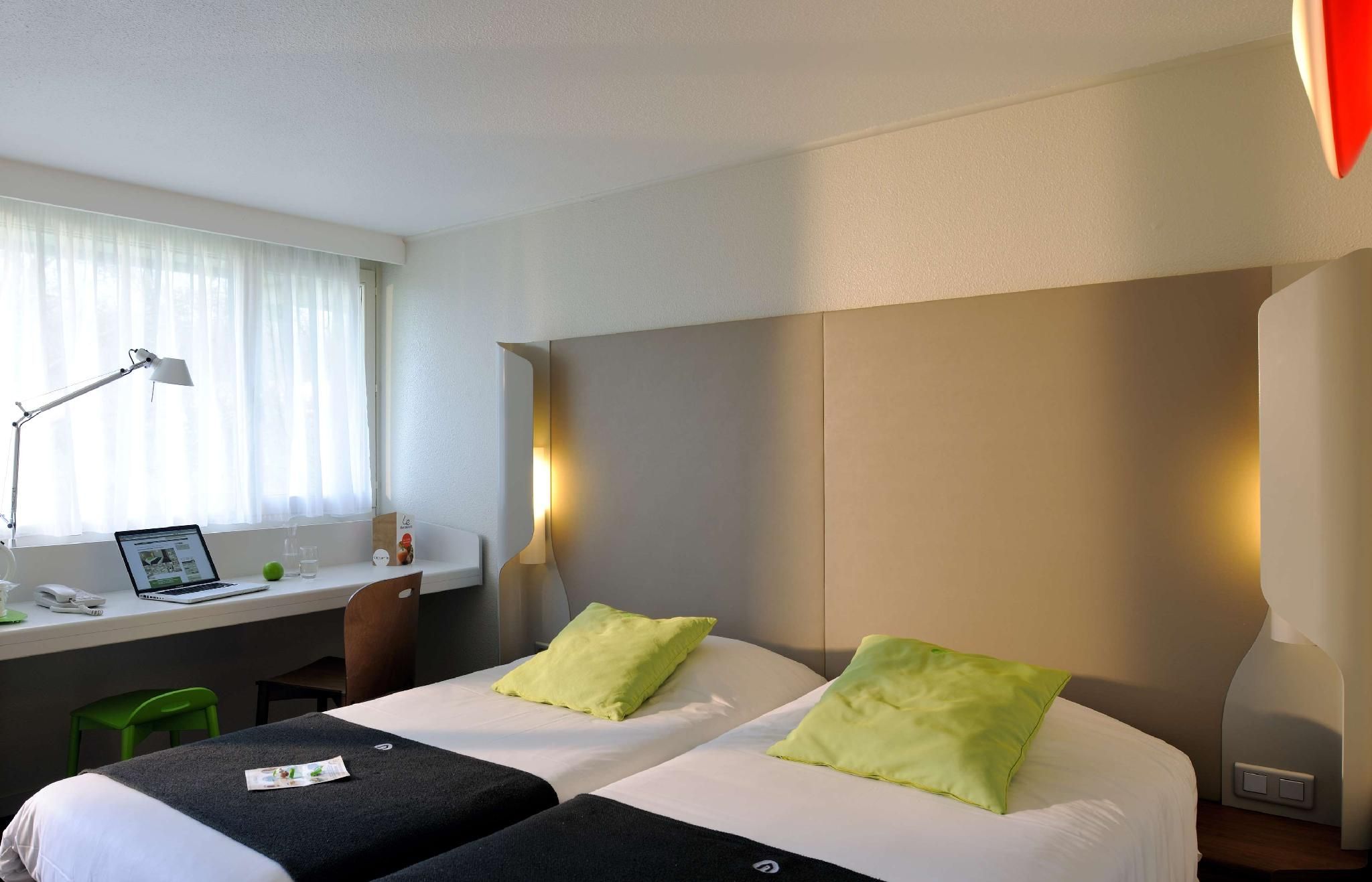 2 Single Beds