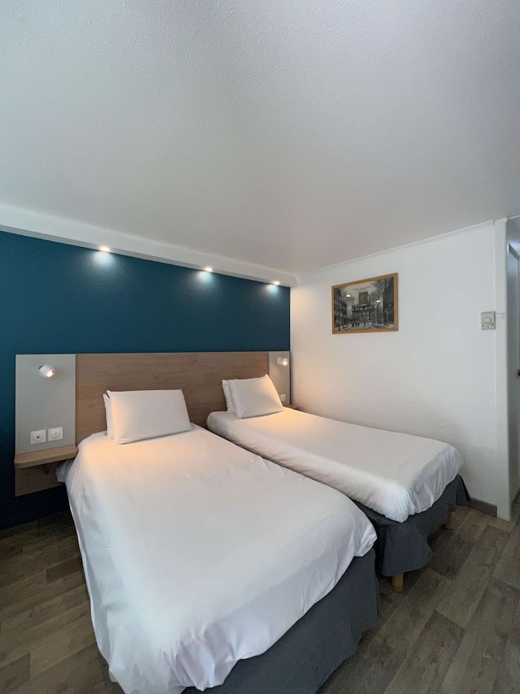 KYRIAD Sedan Standard Room, 2 Twin Beds 7