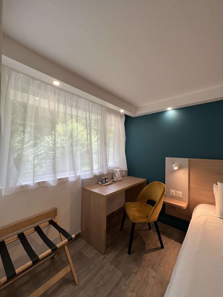 KYRIAD Sedan Standard Room, 2 Twin Beds 8