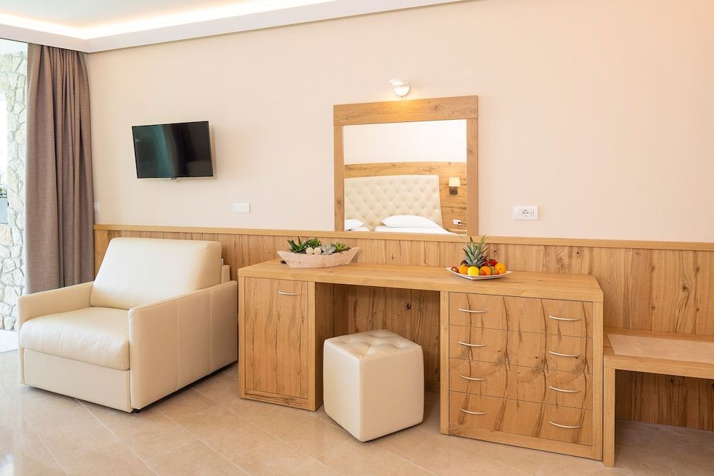 Golf Hotel Ca' degli Ulivi Suite, Pool Access, Lake View 42