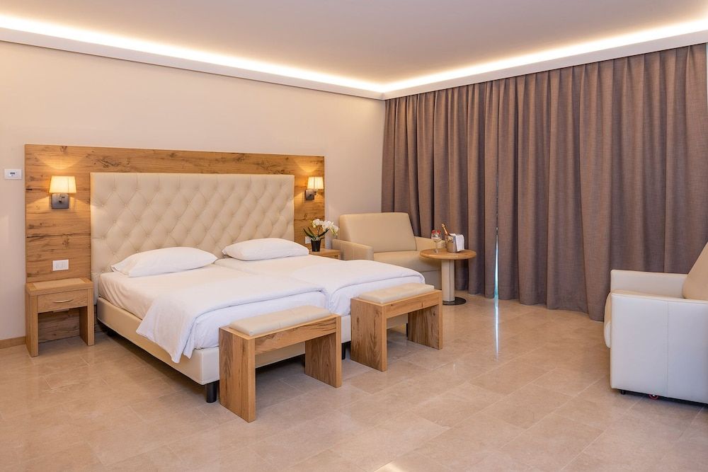 Golf Hotel Ca' degli Ulivi Suite, Pool Access, Lake View 14