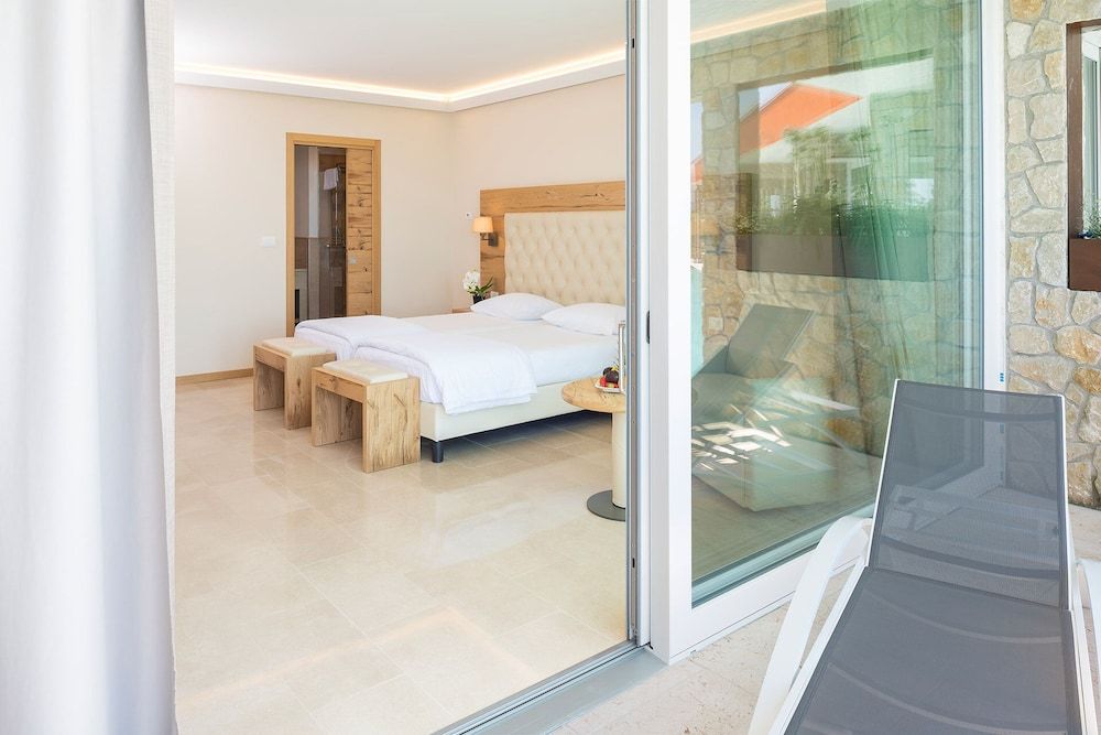 Golf Hotel Ca' degli Ulivi Suite, Pool Access, Lake View 12