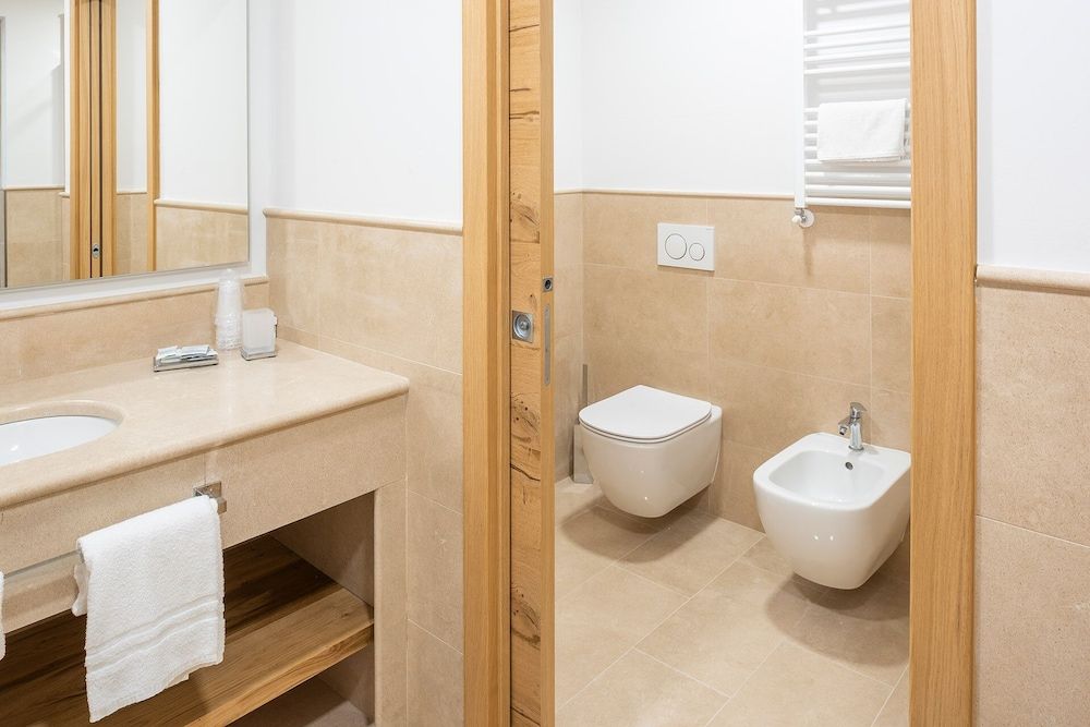 Golf Hotel Ca' degli Ulivi Suite, Pool Access, Lake View 21