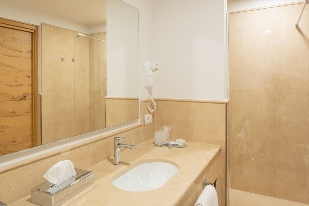 Golf Hotel Ca' degli Ulivi Suite, Pool Access, Lake View 28