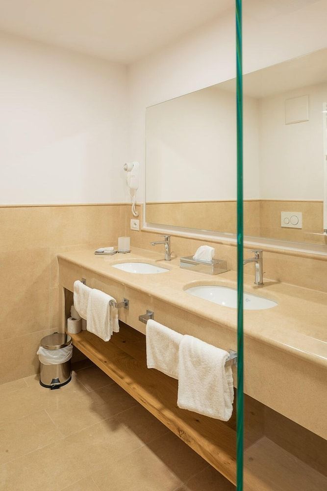 Golf Hotel Ca' degli Ulivi Suite, Pool Access, Lake View 36