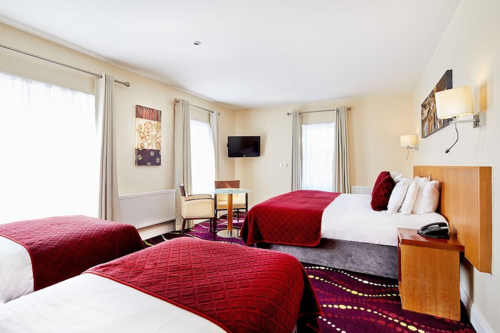 undefined Arlington Hotel O'Connell Bridge 3