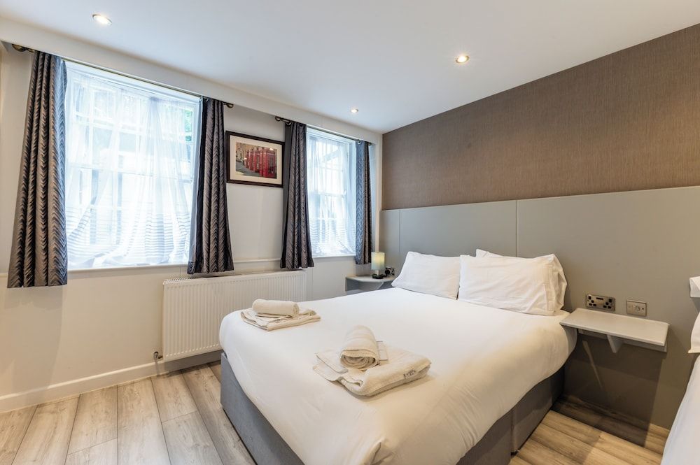 undefined Belmont Hotel 8