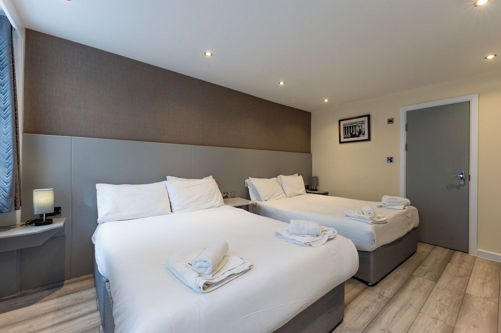 undefined Belmont Hotel 10