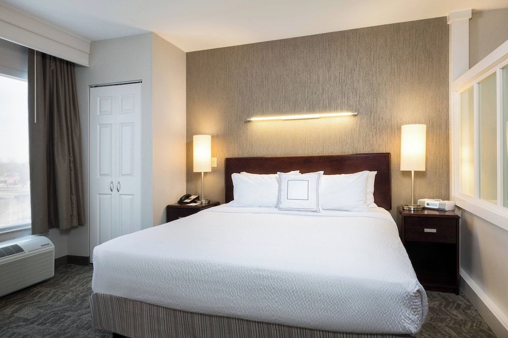 Suite, 1 King Bed with Sofa bed