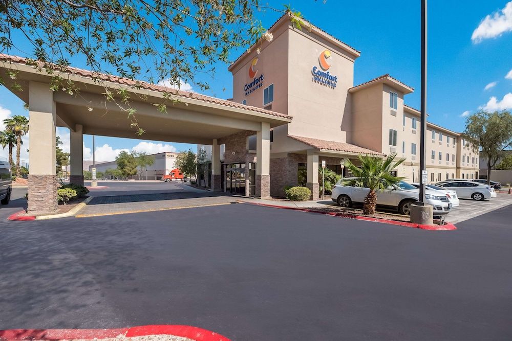 undefined Comfort Inn & Suites Las Vegas - Nellis 2