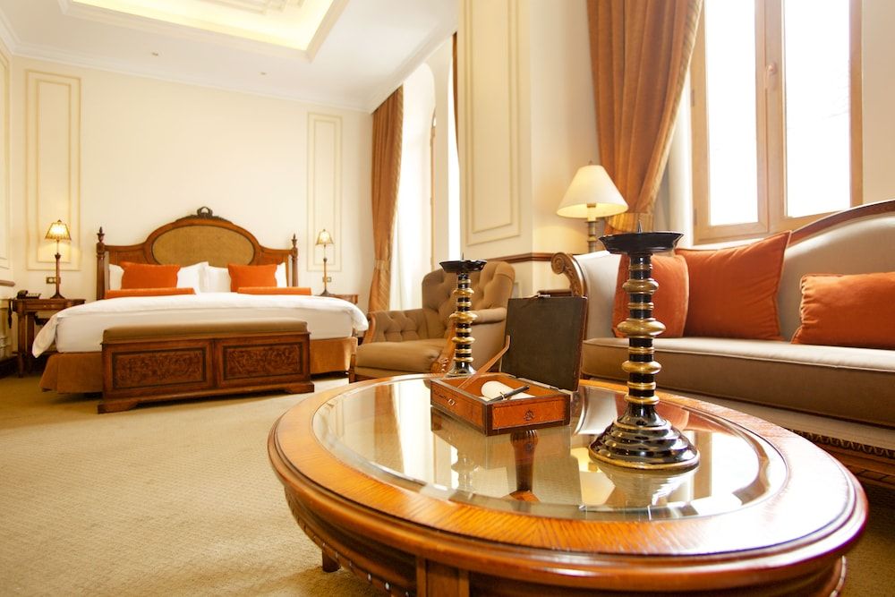 Hotel Plaza Grande Royal Suite, 1 King Bed, City View 3