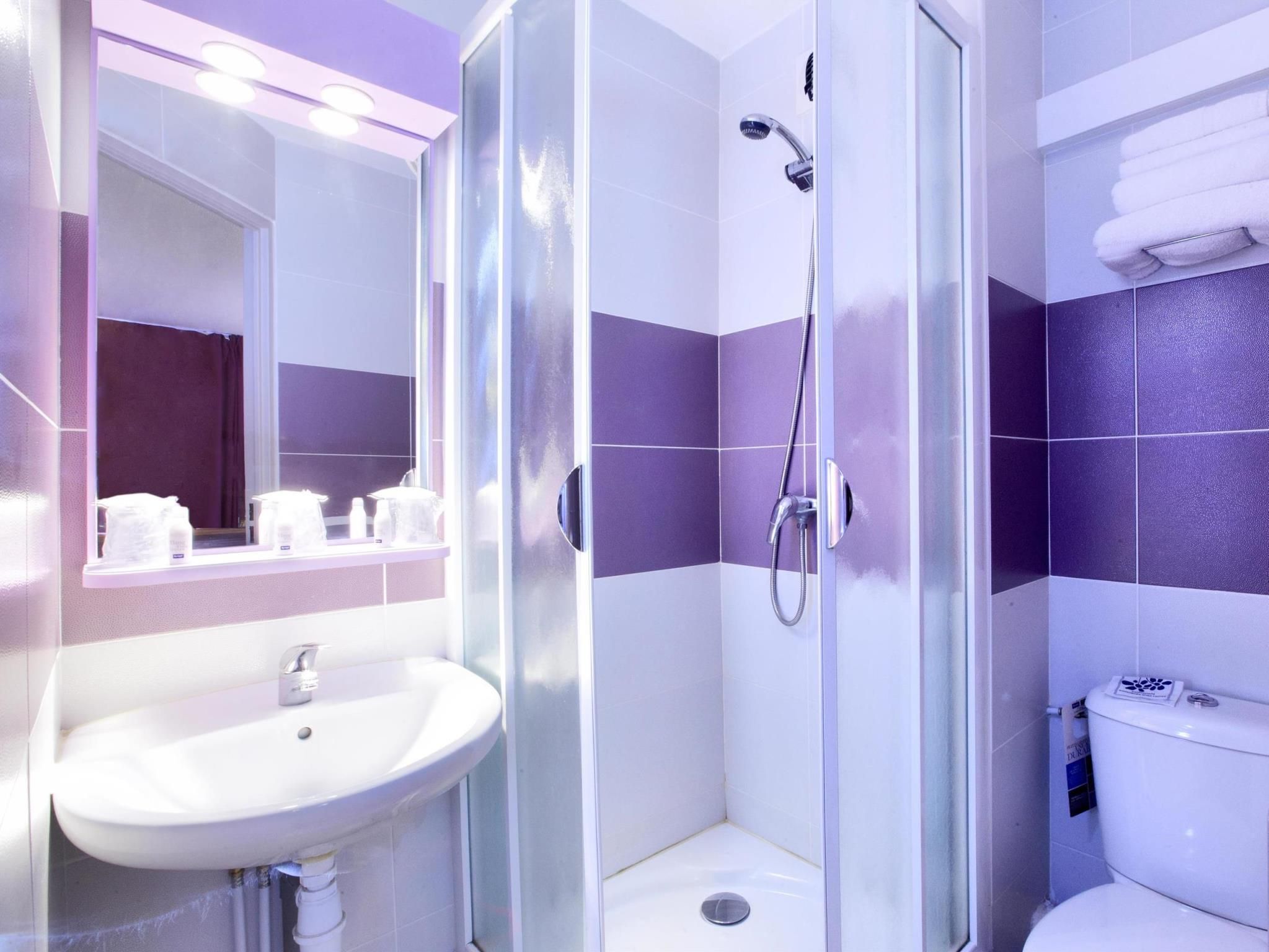 Kyriad Direct Arles Standard Room - 2 Single Beds 2