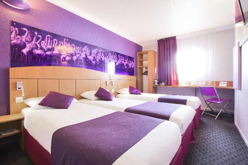 Kyriad Direct Arles Standard Room - 3 Single Beds