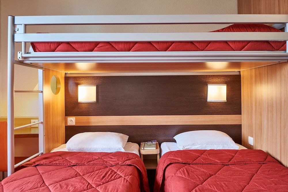 Hôtel Première Classe Le Mans Ouest Université Standard Room, 3 Twin Beds 2