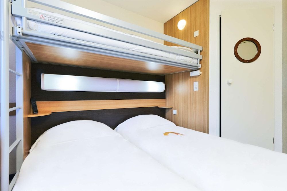 Première Classe Paris Ouest - Gennevilliers Barbanniers Standard Room, 3 Twin Beds 3