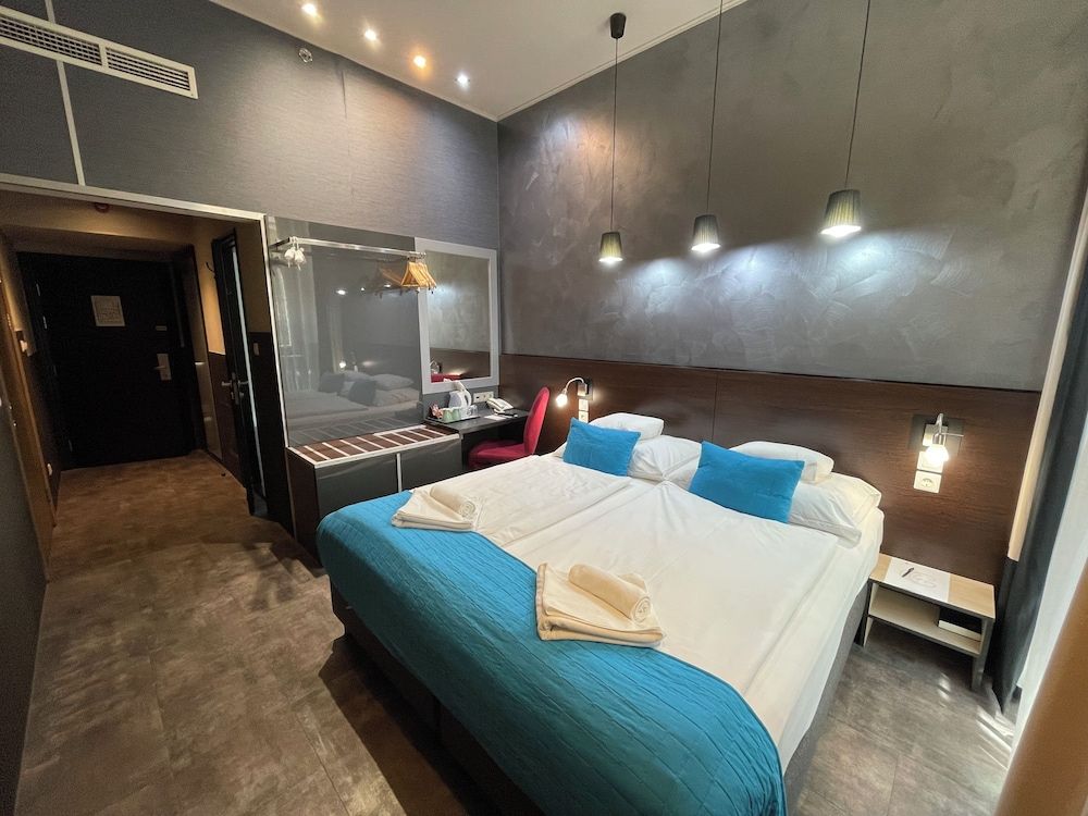 Carat Boutique Hotel Standard Double Room 2