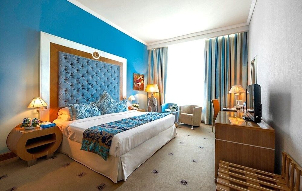 Marina Byblos Hotel Junior Suite, 1 Bedroom, Smoking, City View 4