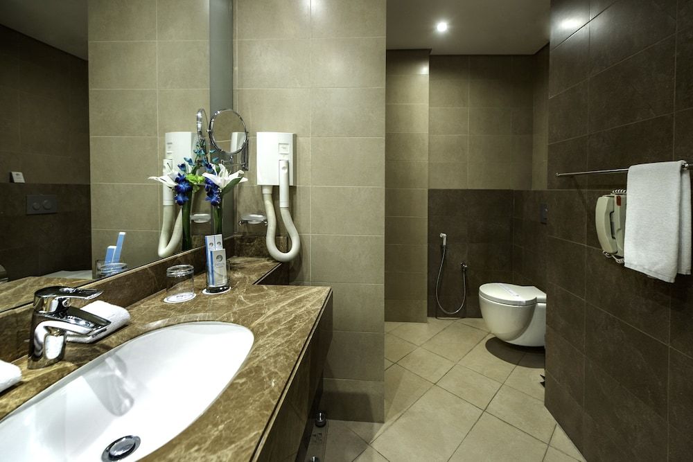 Marina Byblos Hotel Junior Suite, 1 Bedroom, Smoking, City View 3