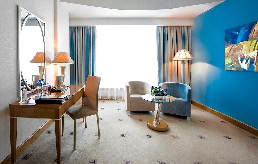 Marina Byblos Hotel Executive Room, Smoking 2