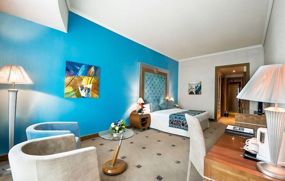 Marina Byblos Hotel Executive Room, Smoking