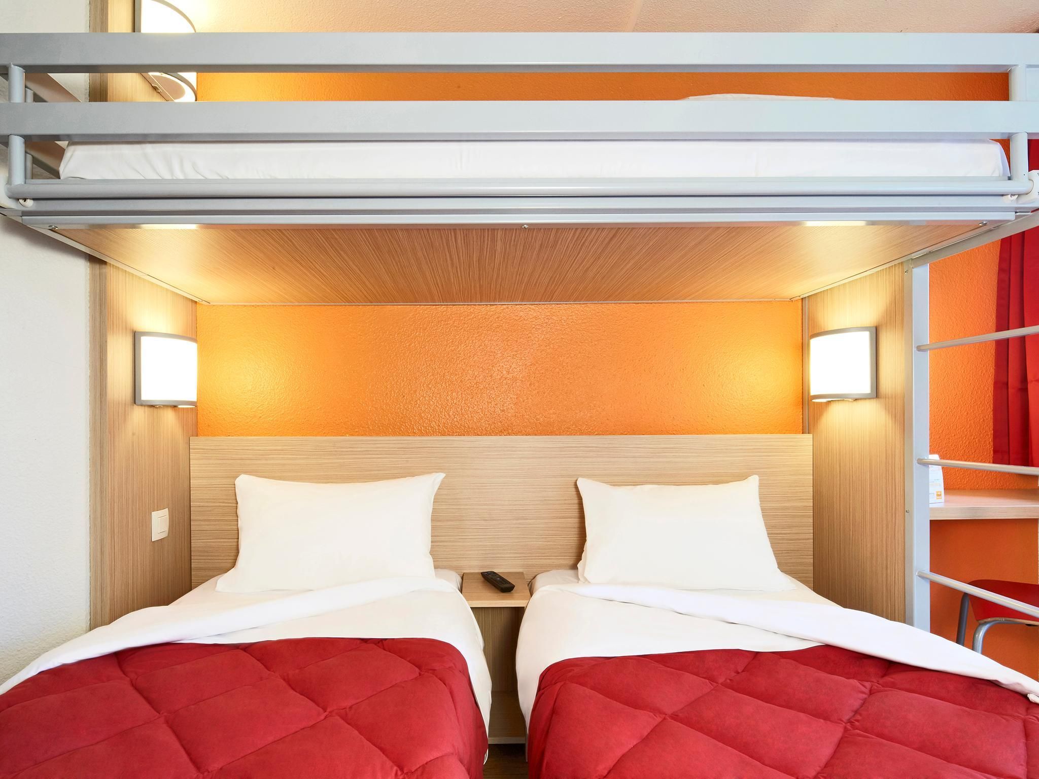 Triple Room 3 single beds