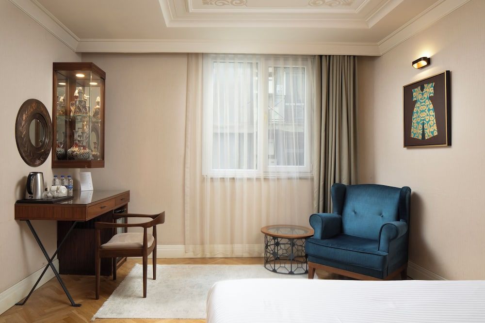 undefined Golden Age Hotel Taksim 10