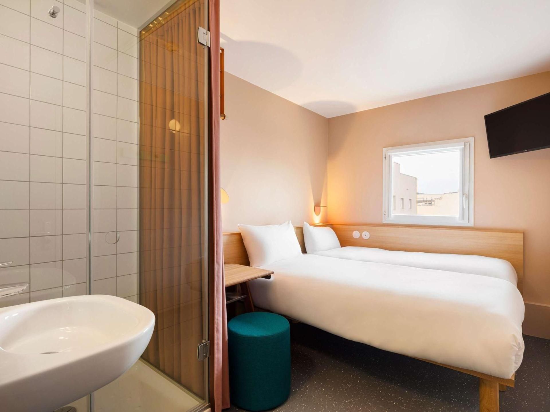 Family Suite - Two Connecting Twin Rooms