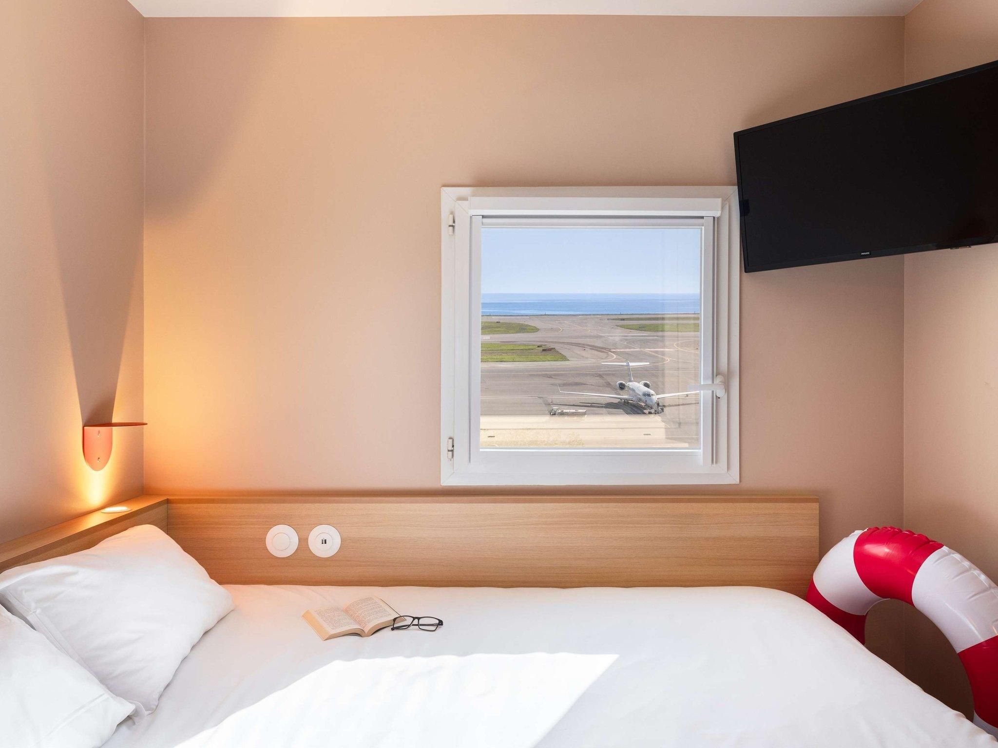 SMART Accessible Room with double bed