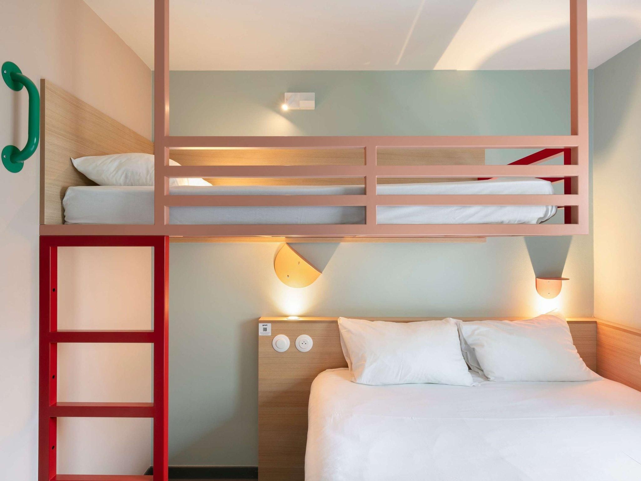 POP Triple Room 1 double bed and 1 single bunk bed