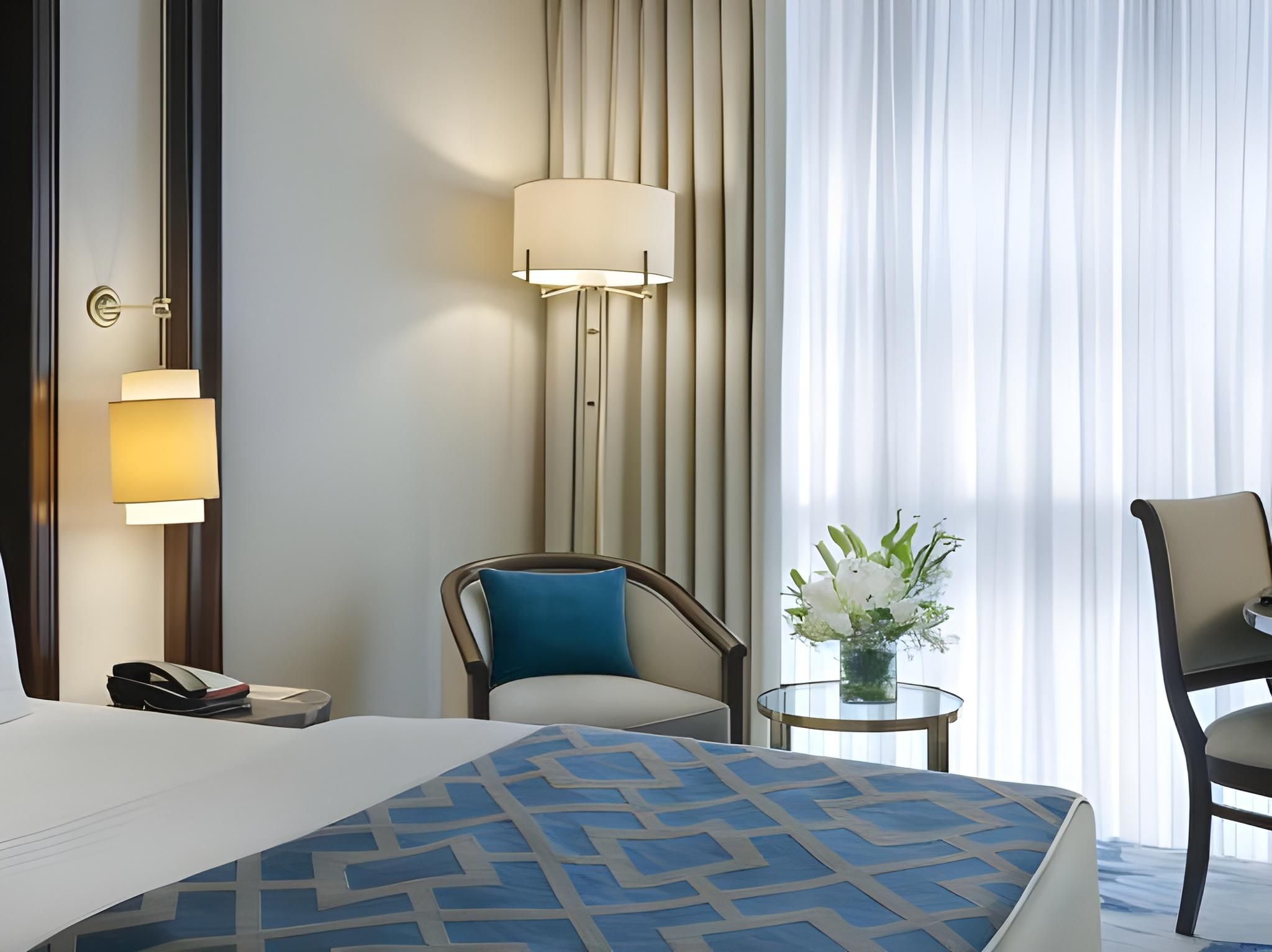 PREMIUM ROOM WITH QUEEN SIZE BED