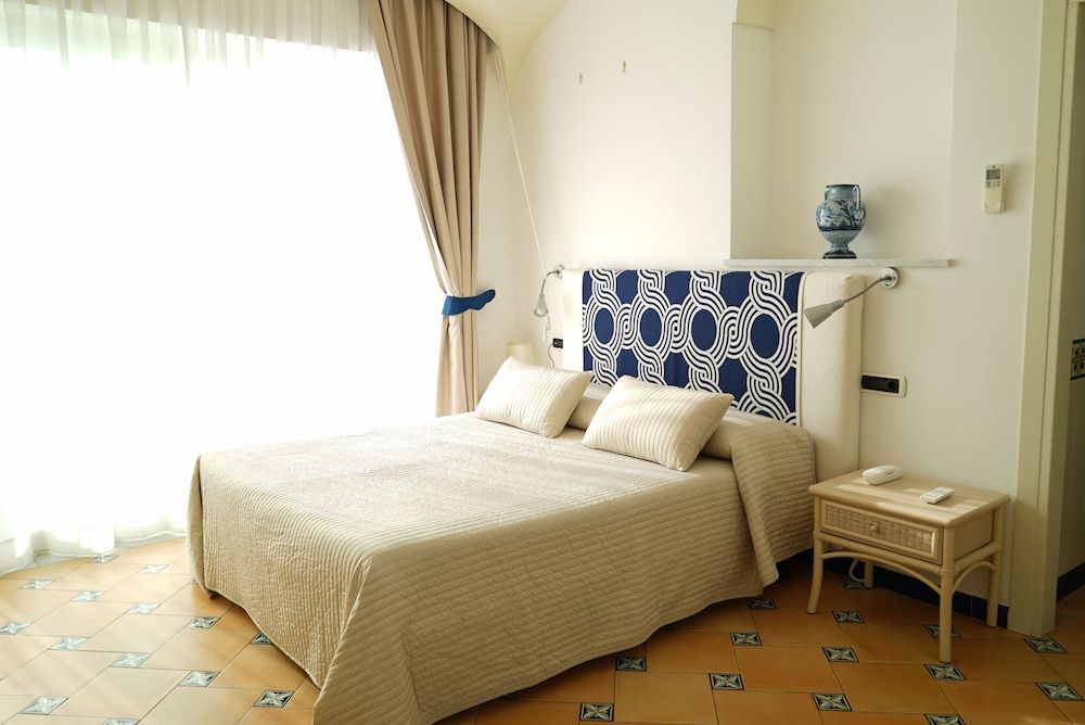 undefined Hotel Bellevue Suite 8